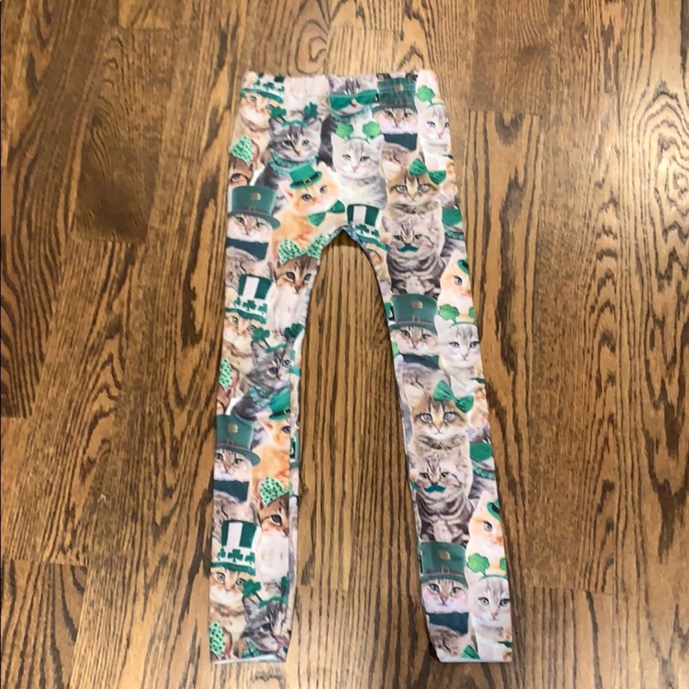 Girl’s St. Patrick’s Day pants!!!! 🍀